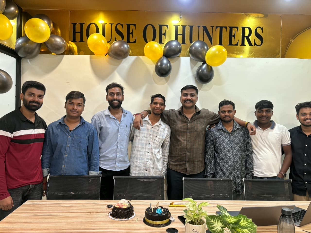 Students honouring their mentors during Teacher's Day festivities at TradeAura Institute